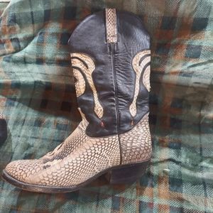 Vintage.Going on I make the kids cancel right to a camera around t cowboy boots